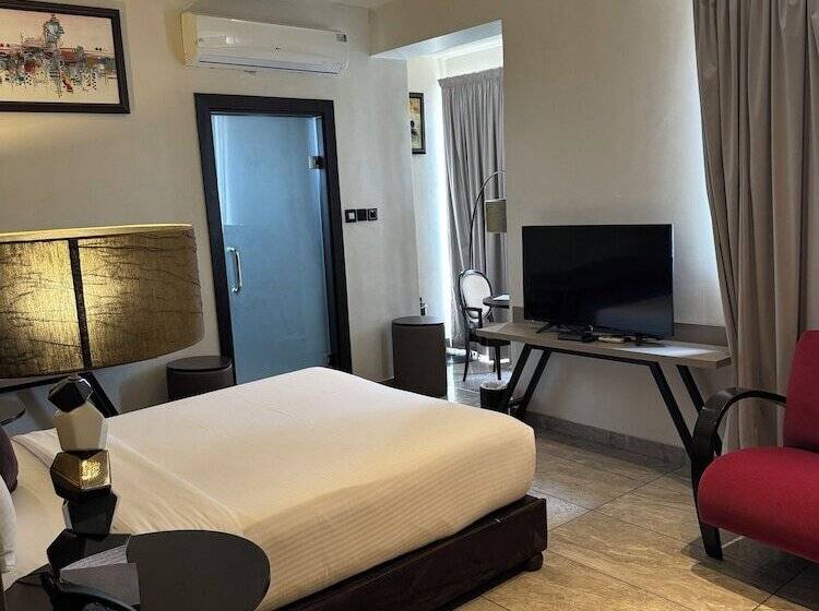 Hotel The Palms By Eagles Accra