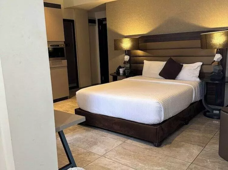 ホテル The Palms By Eagles Accra