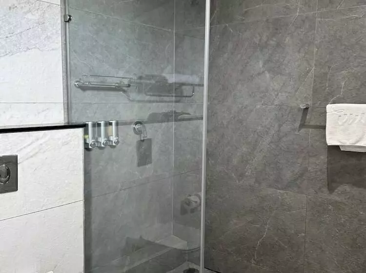 ホテル The Palms By Eagles Accra