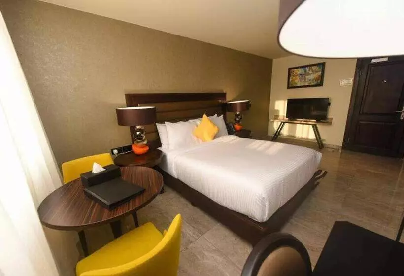 ホテル The Palms By Eagles Accra