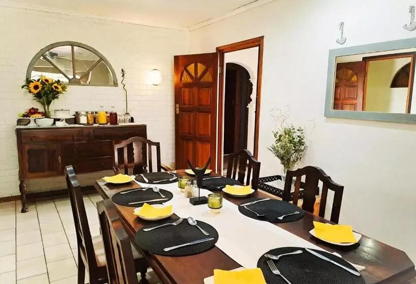 پانسیون Old Mill Guest House