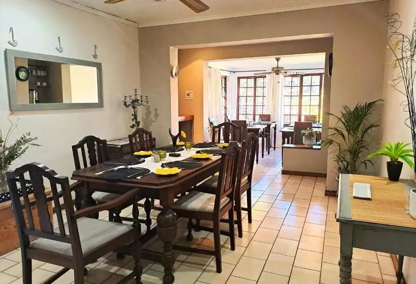 پانسیون Old Mill Guest House