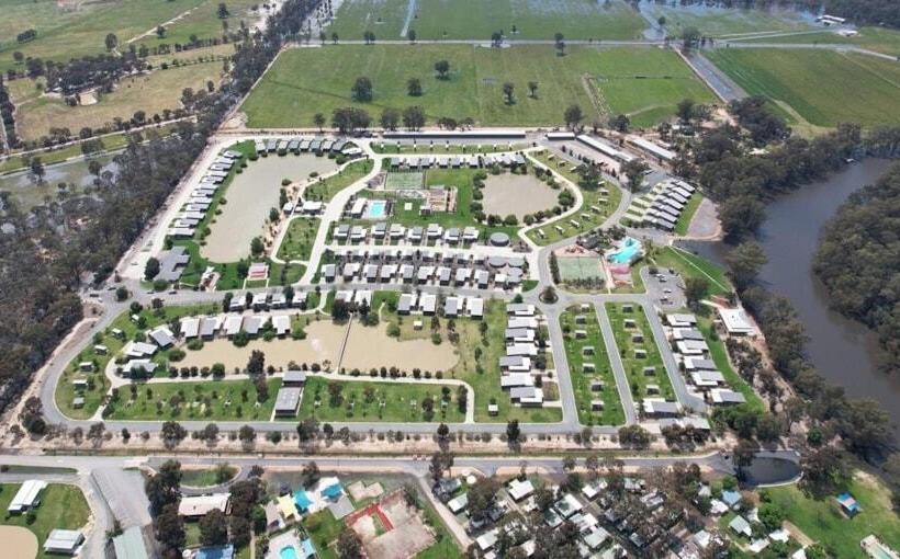 リゾートホテル Discovery Parks   Moama Waters