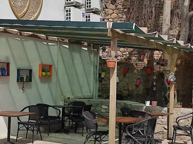 Athenada Otel