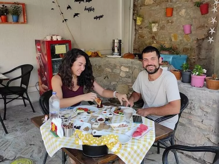 Athenada Otel