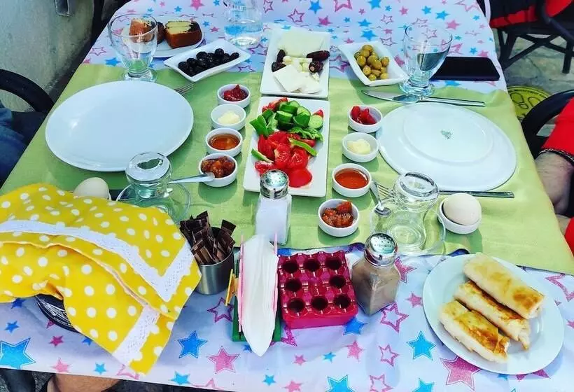 Athenada Otel