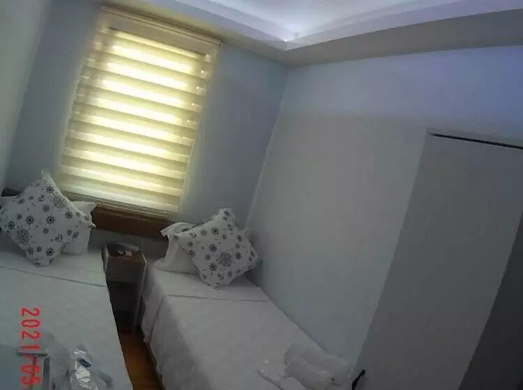 Athenada Otel