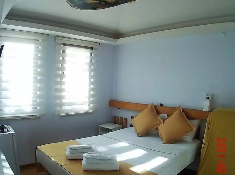 Athenada Otel