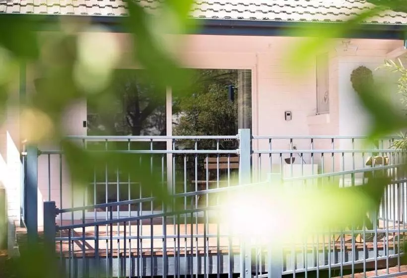 Aamiaismajoitus (B&B) Canberra S White House