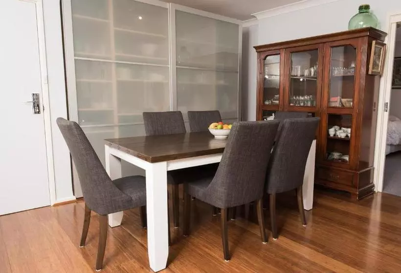 Aamiaismajoitus (B&B) Canberra S White House