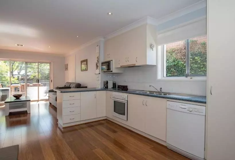 Aamiaismajoitus (B&B) Canberra S White House