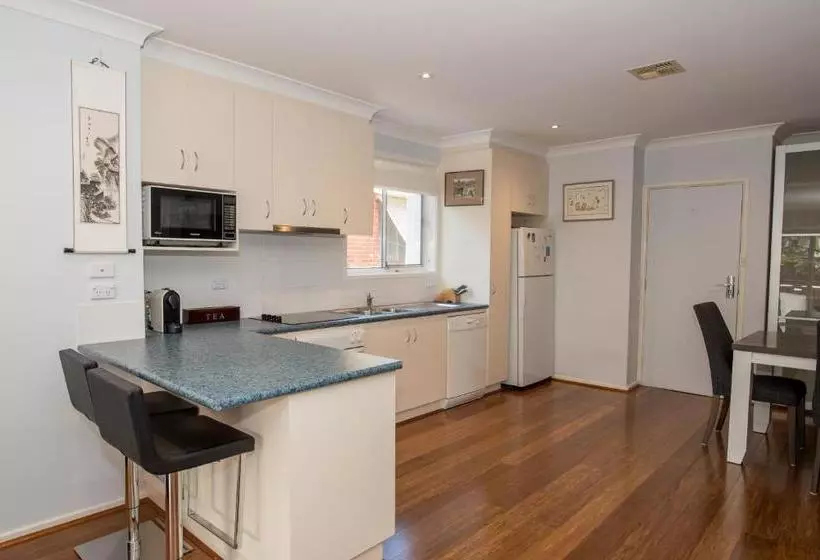 Aamiaismajoitus (B&B) Canberra S White House