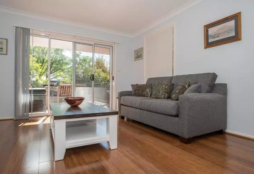Aamiaismajoitus (B&B) Canberra S White House