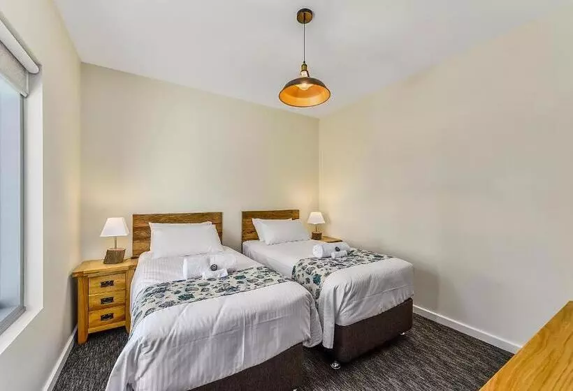 Bonnies Of Beachport