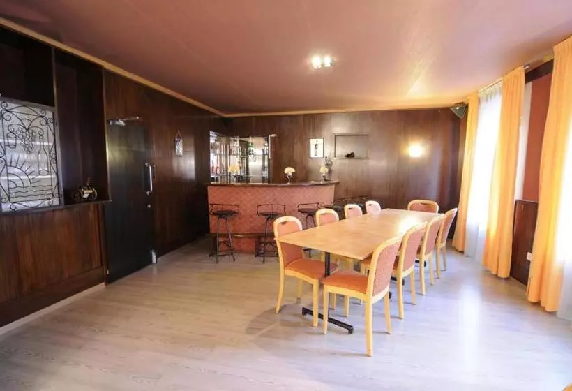 Hotelli Hôtel De La Croix Blanche