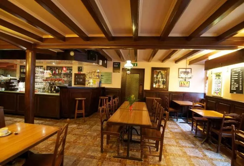 Hotelli Hôtel De La Croix Blanche