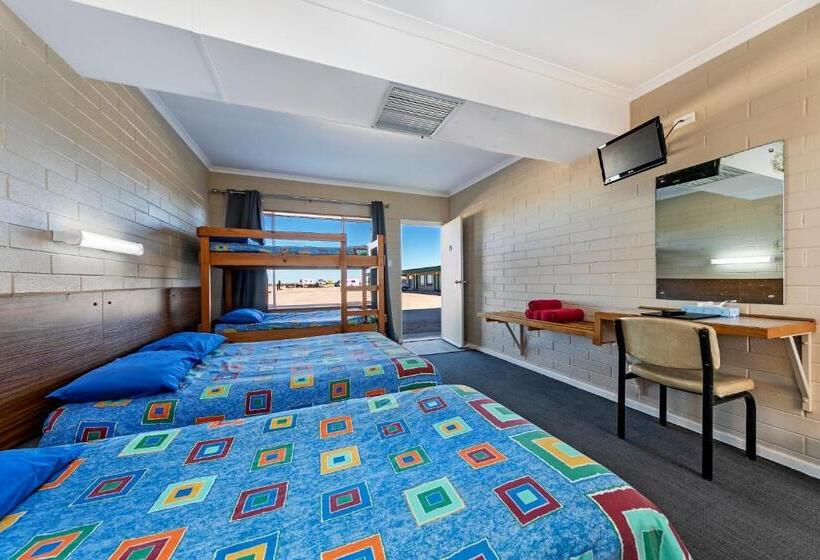 Hotel Nullarbor Roadhouse