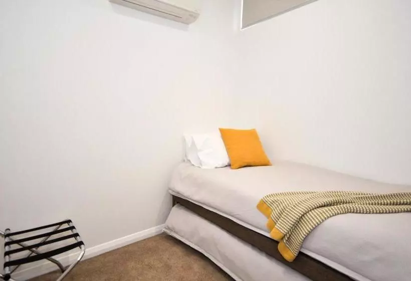 Loxton Courthouse Apartments