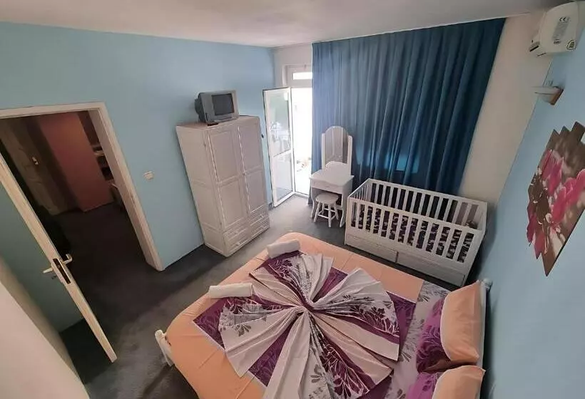پانسیون Guesthouse Flora