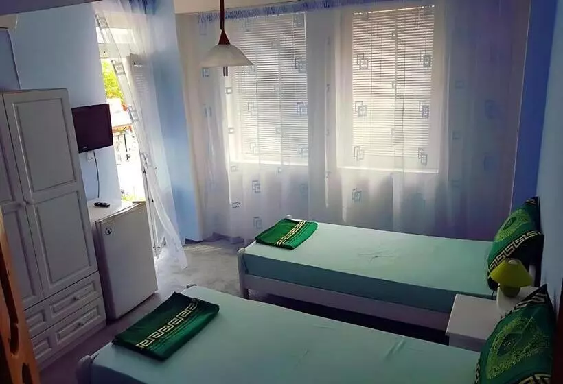 پانسیون Guesthouse Flora