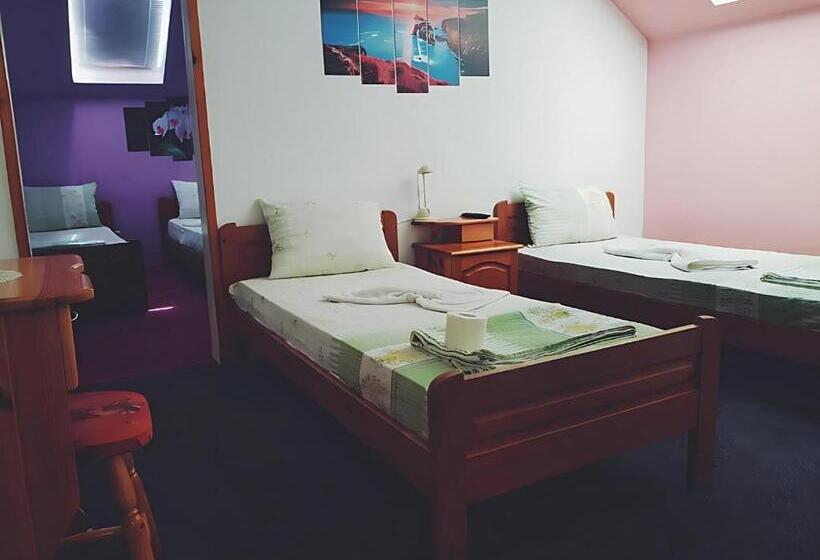 Majatalo Guesthouse Flora