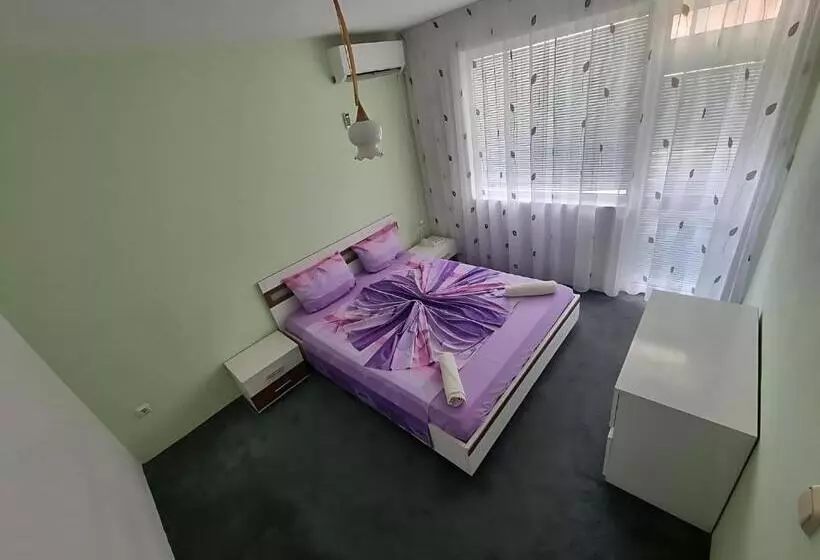 پانسیون Guesthouse Flora
