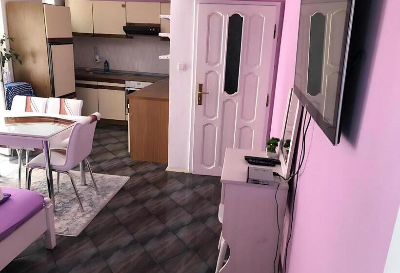 Majatalo Guesthouse Flora