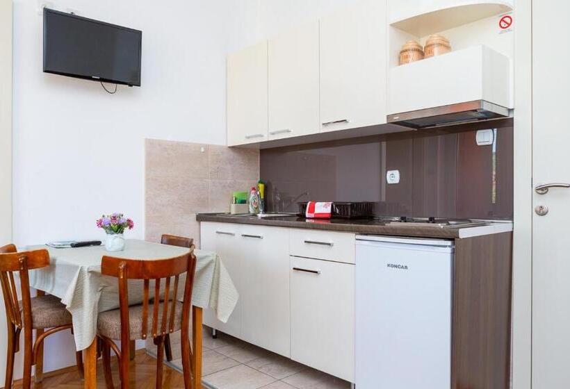 پانسیون Smeštaj Luka