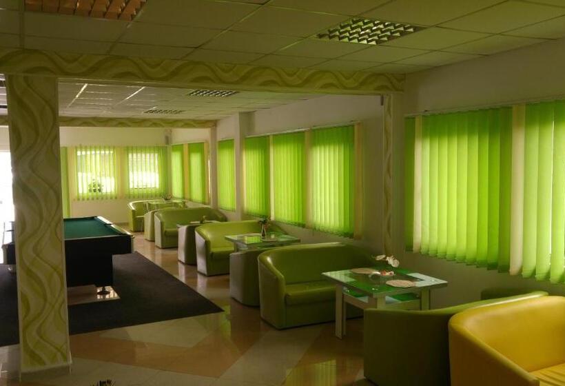 Pensiunea La Castel   Piscina Incalzita