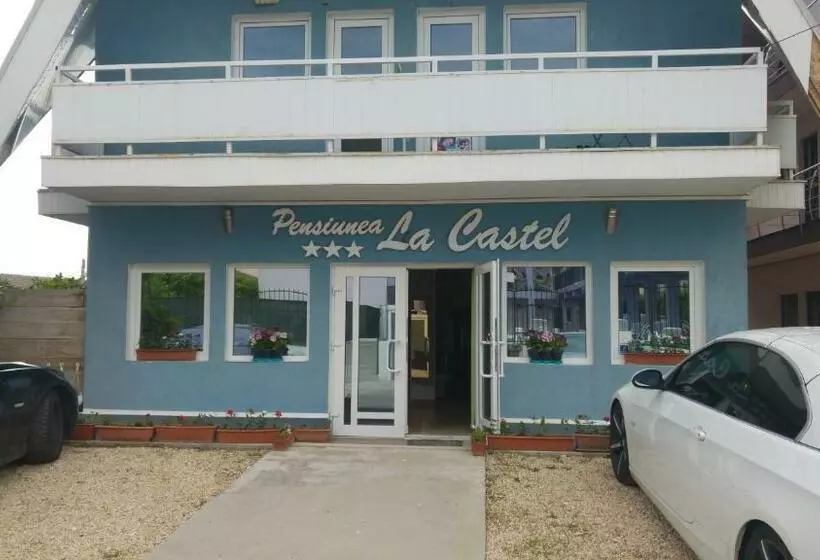 Pensiunea La Castel   Piscina Incalzita