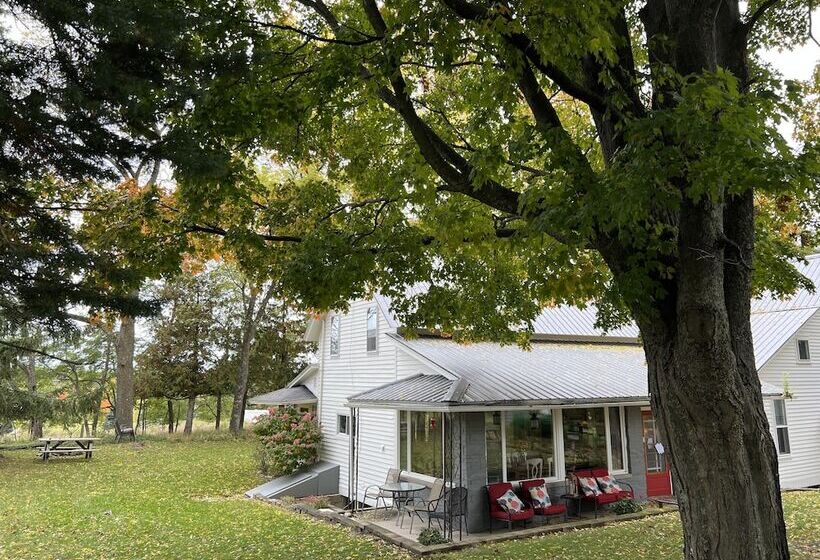 The Cottonwood Inn B&b