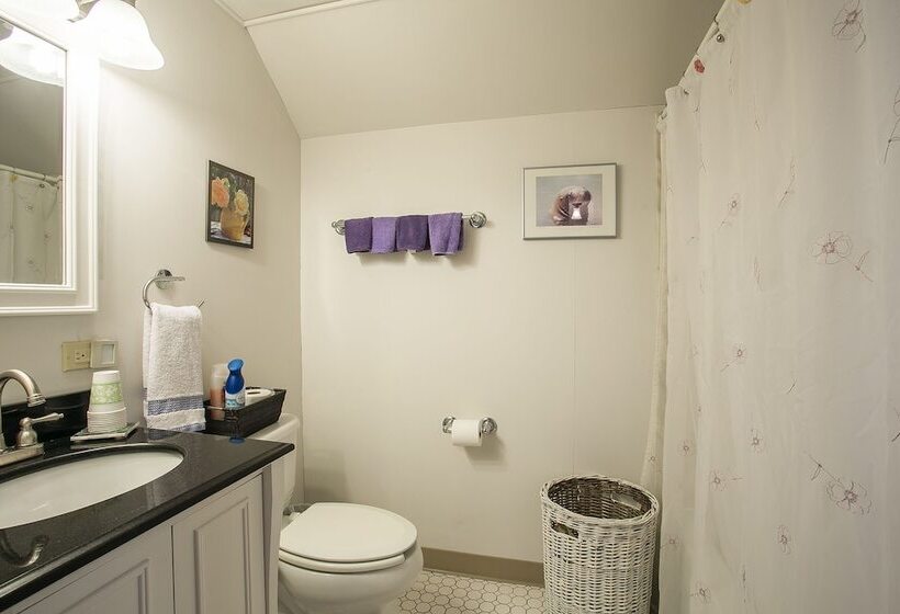 The Cottonwood Inn B&b