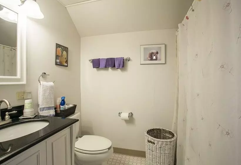 The Cottonwood Inn B&b