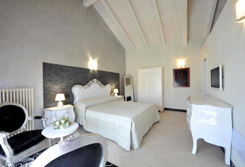 호텔 Agriturismo Cascina Varìe