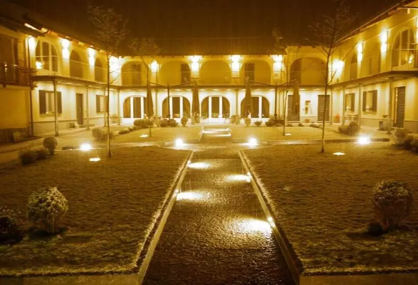 ホテル Agriturismo Cascina Varìe