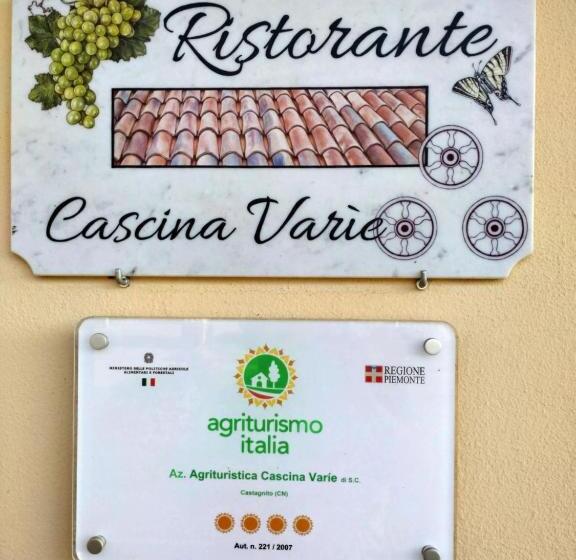 호텔 Agriturismo Cascina Varìe