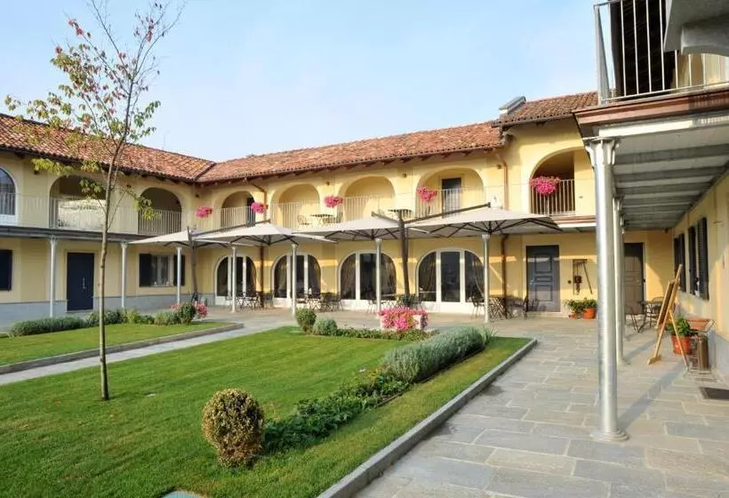 ホテル Agriturismo Cascina Varìe