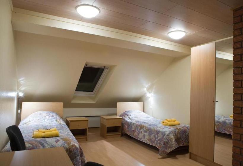 پانسیون Posti Hostel