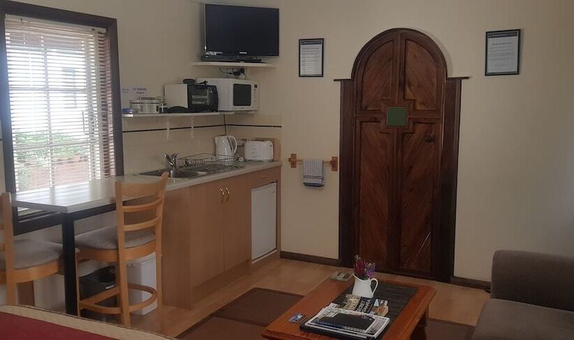 ペンション Richmond Barracks