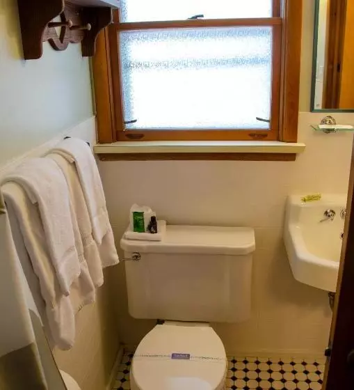 Retkeilymaja Ludington Blue Spruce Inn