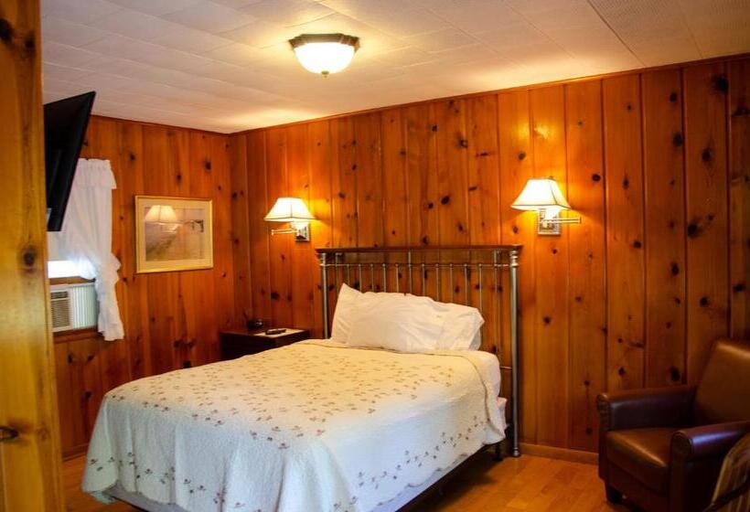 فندق صغير Ludington Blue Spruce Inn