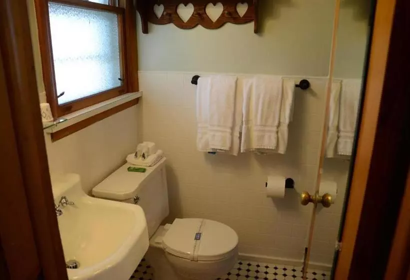 Retkeilymaja Ludington Blue Spruce Inn