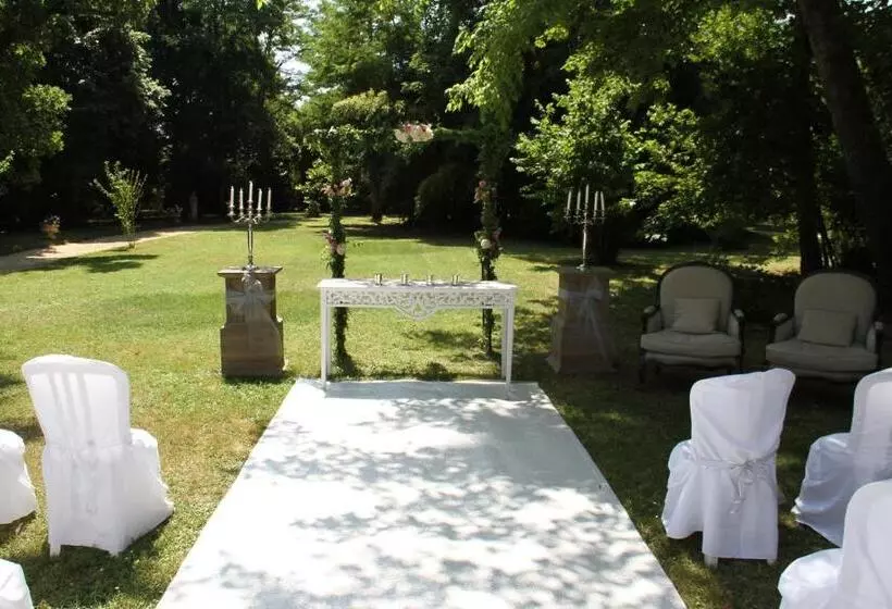 Aamiaismajoitus (B&B) Chambres D'hotes La Chartreuse Des Eyres