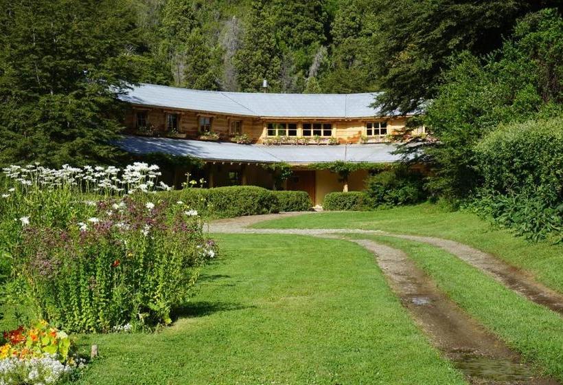 تختخواب و صبحانه La Confluencia Lodge