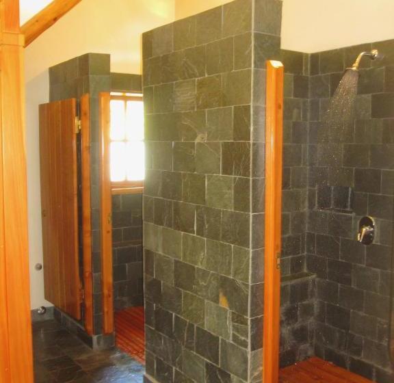 تختخواب و صبحانه La Confluencia Lodge