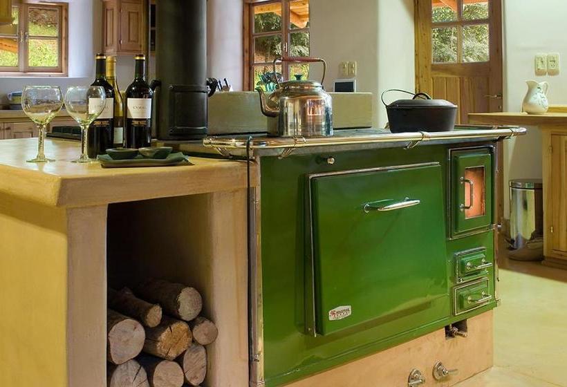 تختخواب و صبحانه La Confluencia Lodge