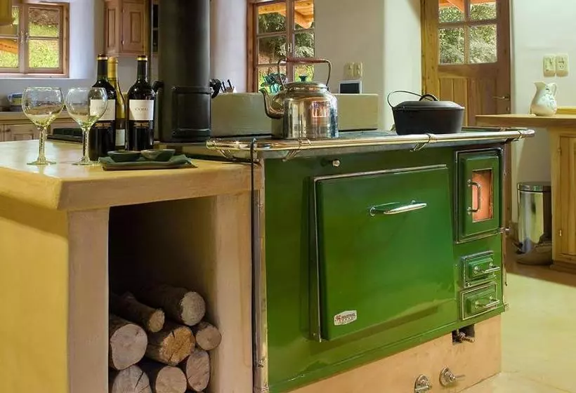 تختخواب و صبحانه La Confluencia Lodge
