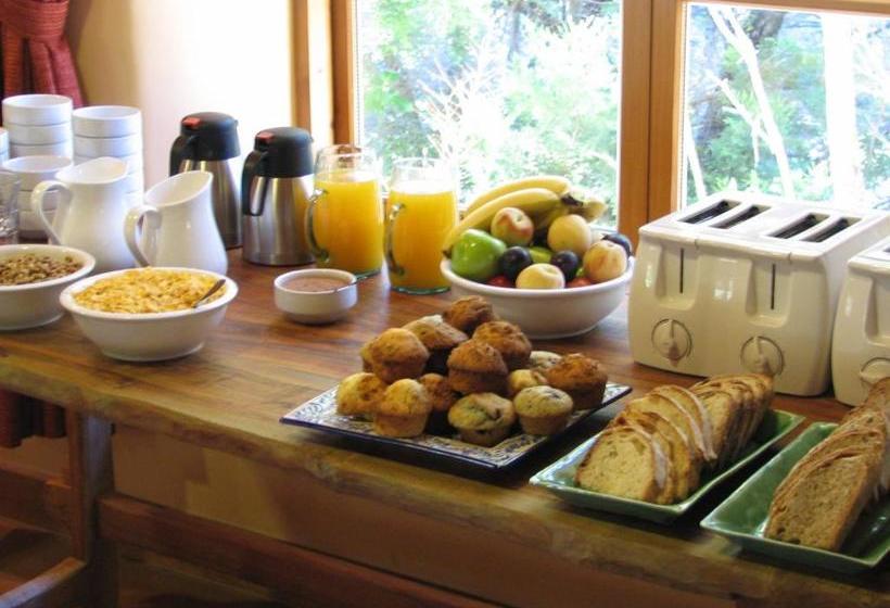 تختخواب و صبحانه La Confluencia Lodge