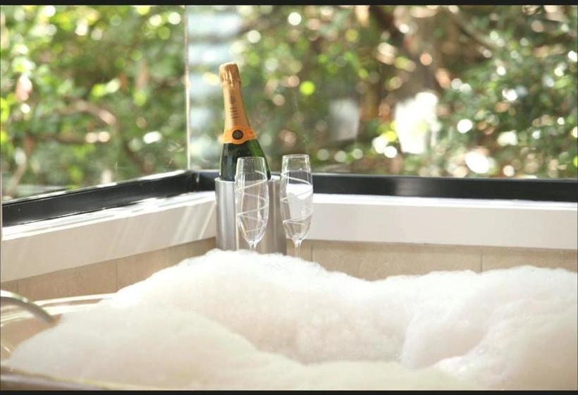 ベッドアンドブレックファースト Montagues Of Montville