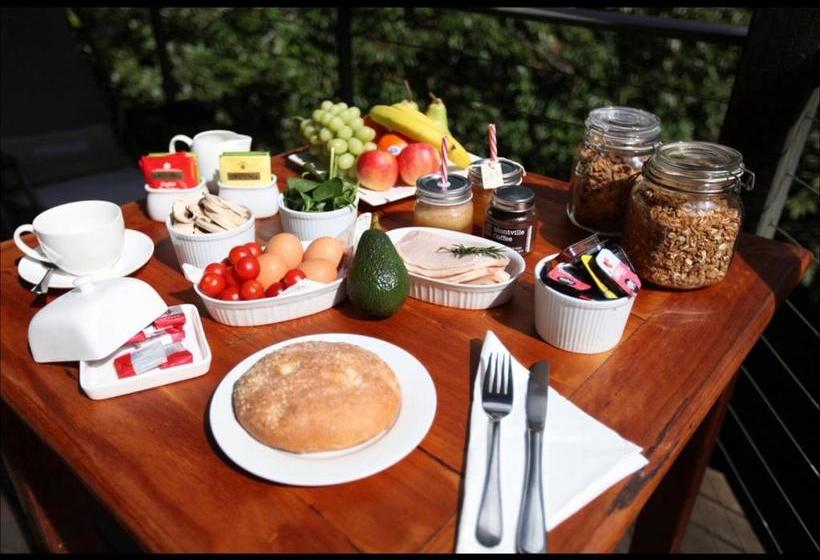 ベッドアンドブレックファースト Montagues Of Montville